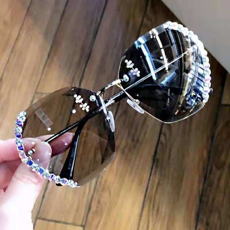wholesale embellished sunglasses manufacturer from wenzhou.jpg